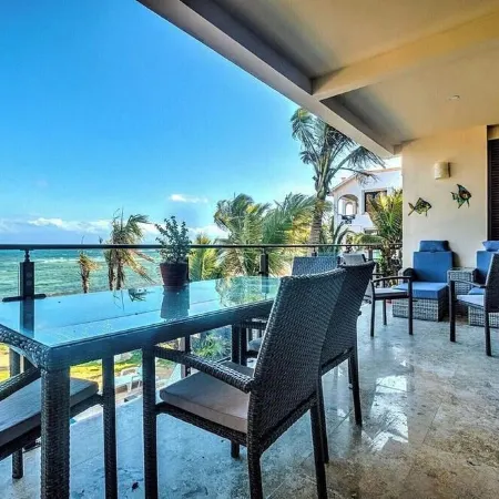 Create Unforgettable Memories in Your Beachfront Escape with Stunning Views!