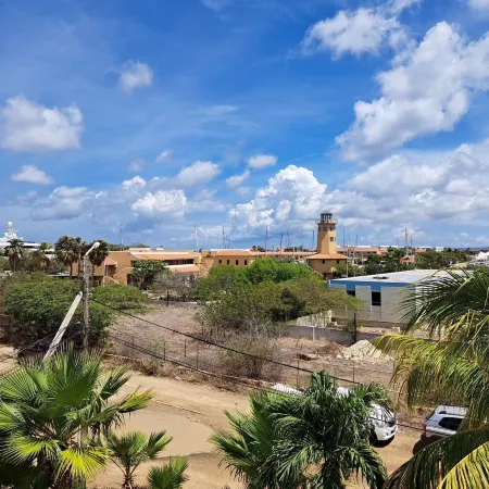 Bnbbonaire Near the Ocean