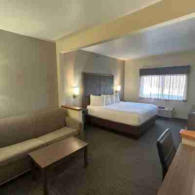 Best Western Plus Paper Valley Hotel Rooms