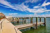Lovely Marco Island Condo w/ Private Bay View - Apartments