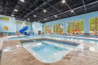 Cozy Creekside Stay for 8 - baignoire