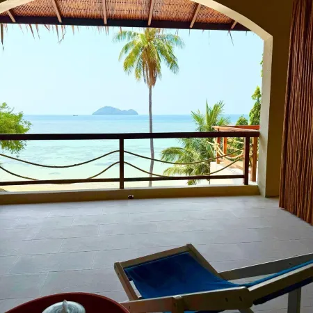 Baan Jai Dee Beach Front Hotel