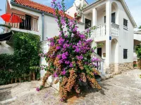 Apartment Nada Hotels in Petrcane