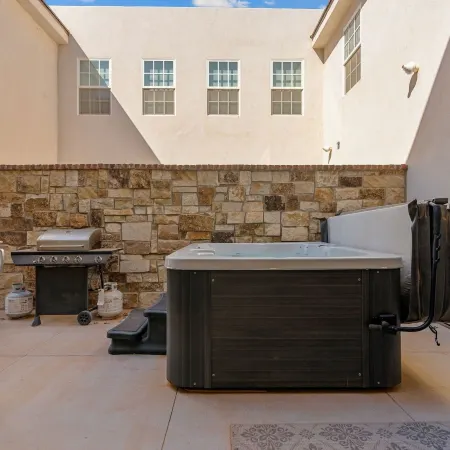 Eagle View #f8 4 Bedroom Townhouse