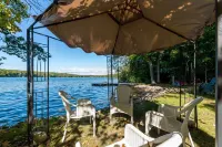 Casa Albanese on Farlain Lake