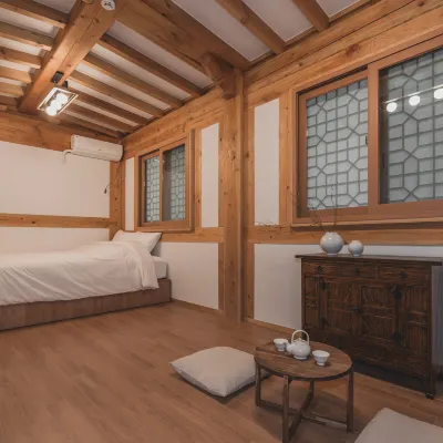 Gyeongju Cheomseonggwan Hanok Stay โรงแรมใกล้ซ็อกบิงโก