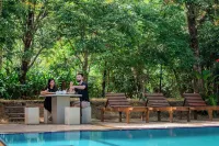 woodland sanctuary - piscina