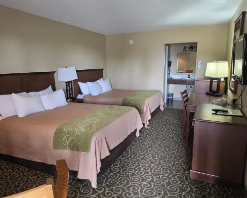 Trappers Inn & Campground Hotels in Stark County