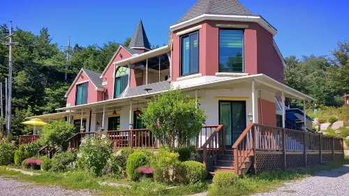 Jecheon Lake View Pension - مبيت وإفطار