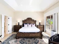 Experience Vista Grande: 4600 sq ft. of Luxury - Heatable Pool and City Views Hotele w: Helotes