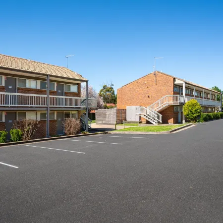 Bathurst Studio Apartments