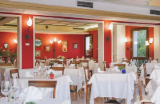 โรงแรมวิลล่า มาดรีนา เลิฟลี่แอนด์ไดนามิก