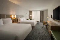 Doubletree by Hilton Greenville Airport - parking