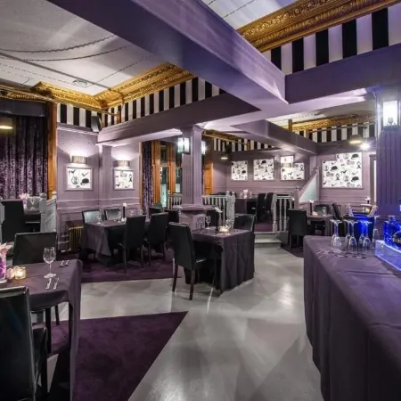 Number 44 Hotel & Bar