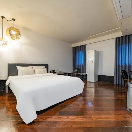 Vine Hotel
