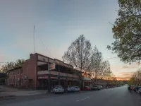 The Middle Hotels in Tumut