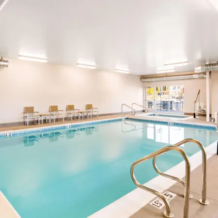 Country Inn & Suites by Radisson, Flagstaff Downtown, AZ