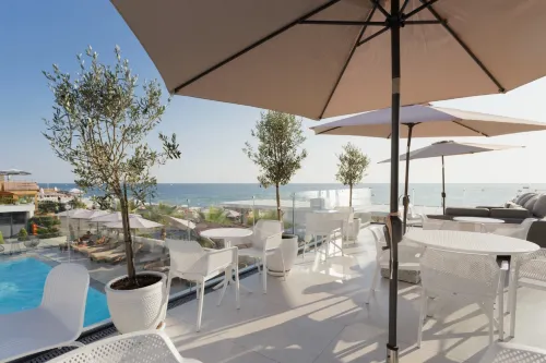 Delos Hotel