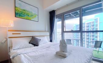 Deluxe Apartment Balcony with Seaview