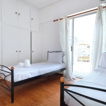 A cute & comfortable 2 bedroom apartment