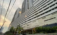 Spacious And Lavish 4Br At The Via And The Vue Ciputra World Apartment - 4-Star