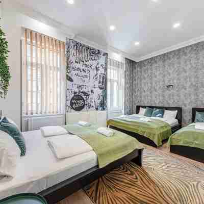 The Other Side - Spacious 3BR with Jacuzzi and Private Sauna Rooms