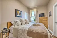 Quaint Apartment in Historic Georgetown! - Bathtub