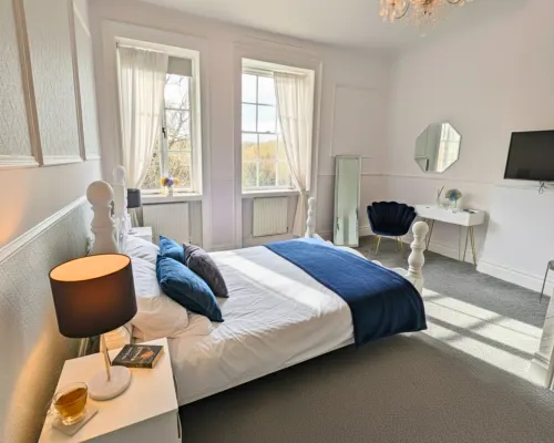 10BR - Manor Park Country House, Wales Hotel di Clydach
