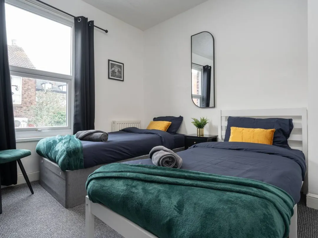 Next To Lfc | W/m | Desk Space | City Links - Wirral