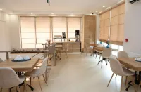 Aniko Hotel - servizio colazione