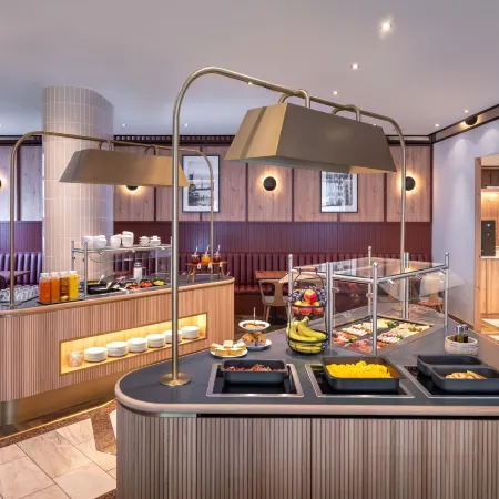 Radisson Hotel Düsseldorf City Center Отели рядом с достопримечательностью «Замок Егерхоф»