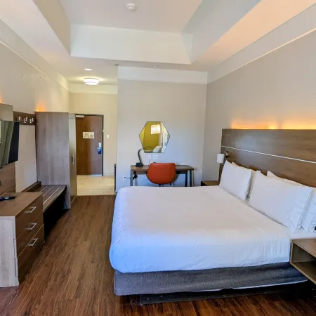 Holiday Inn Express & Suites GALVESTON WEST-SEAWALL by IHG