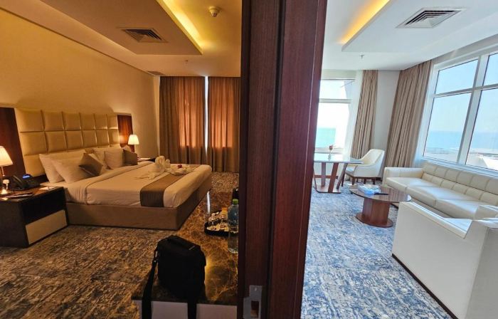 Dolphin Continental Hotel
