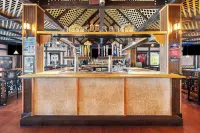 Canad Inns Destination Center Grand Forks - bar