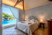Villa Flor, Exclusive Property with Pool in Stintino - Boutique