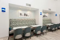 Hampton Inn & Suites McComb - breakfast