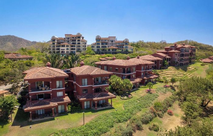 Recently Renovated Luxury Condo with Resort-Style Beach Club Access and Ocean Views