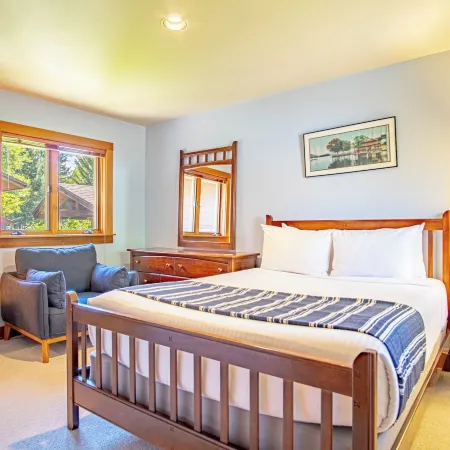 Creekside on Quigley - 3BD Private Home on Trails + Hot Tub