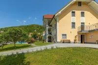 Pool Villa Silva Marija - parking