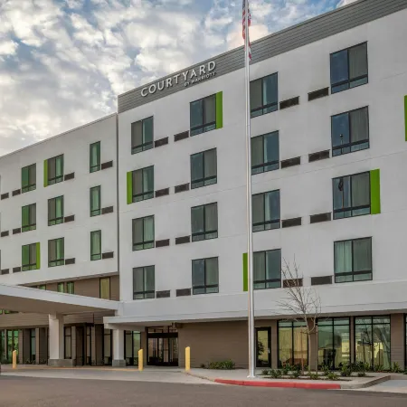 Courtyard by Marriott Woodland