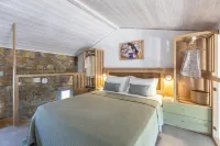 Akrolithos Luxury Suites & Spa - Pools