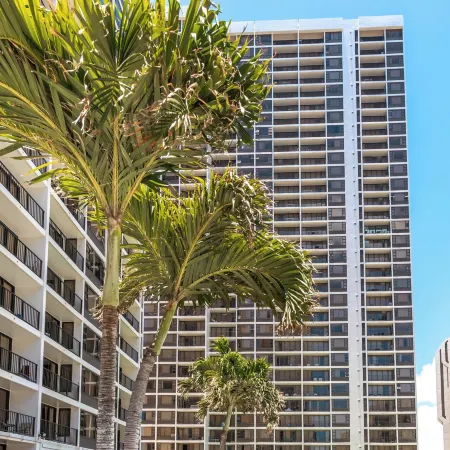Remodeled 1Br Near Waikiki Beach with Free Parking!