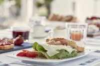 Mr and MRS White Paros - Desayuno