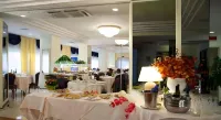Hotel City - breakfast