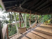 REEF HOUSE: Waterfront, Caribbean Paradise Jungle Cabin in Bastimentos w/ AC - 3-Star