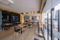 塞特套房及客房飯店 - 限成人 - 民宿