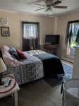 Cozy 2-Bedroom Home Salem NY. Close to Saratoga, Lake George NY & Vermont, AC - Wifi