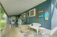 Pet-Friendly Caseville Cottage Near Lake Huron - parking