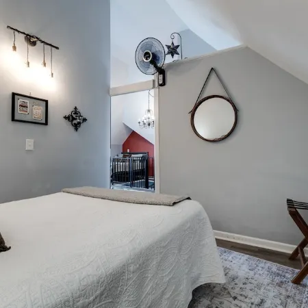 House in the Heart of Music Row: Gulch, Midtown, Vandy, Belmont, & Broadway.