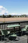 The Stranger Lodge - Pet Friendly - parking